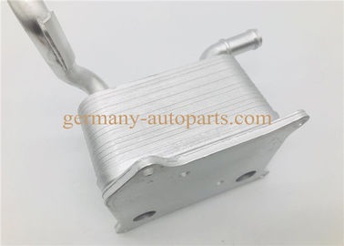 Vehicle Engine Oil Cooler Parts For Audi Q7 A8 A6 A5 A4 VW Touareg 4.2FSI 079 117 015A / P